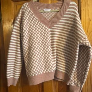 V-Neck Sweater in Pink and White